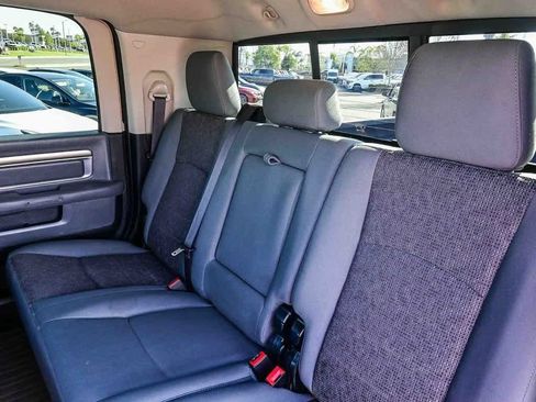 Used 2017 RAM 3500 SLT w/ Luxury Group image 17