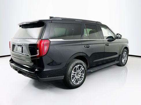 Used 2025 Ford Expedition Active AWD/4WD image 9