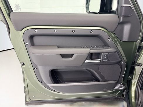 New 2026 Land Rover Defender 110 X-Dynamic SE AWD/4WD image 22