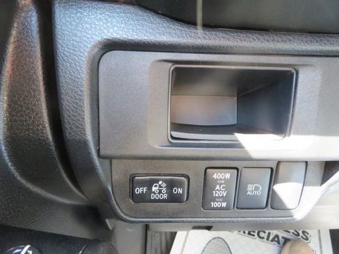 Used 2019 Toyota Tacoma 2WD Double Cab image 23
