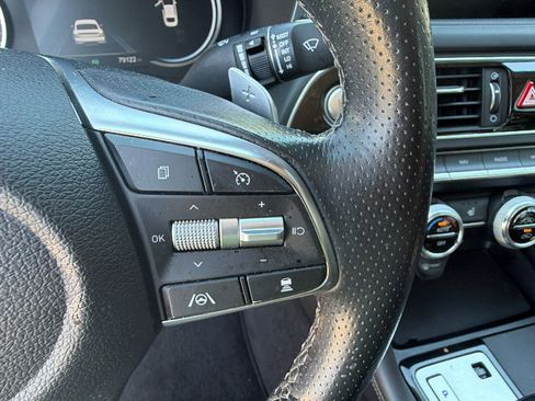 Used 2022 Genesis G70 2.0T image 27