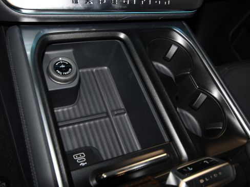 New 2026 Ford Expedition Tremor image 14