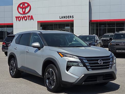 Used 2024 Nissan Rogue SV image 1