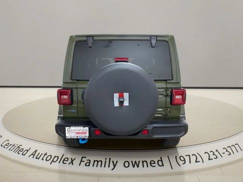Used 2024 Jeep Wrangler Unlimited w/ Convenience Group AWD/4WD image 4