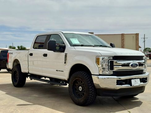Used 2019 Ford F250 XL w/ STX Appearance Package AWD/4WD image 4