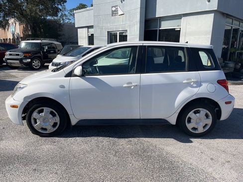 Used 2005 Scion xA FWD image 8