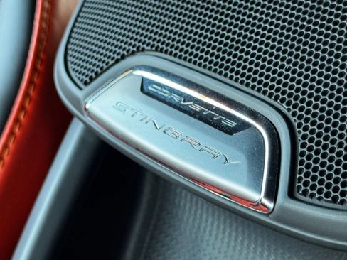 Used 2021 Chevrolet Corvette Stingray Coupe w/ Z51 Performance Package image 18