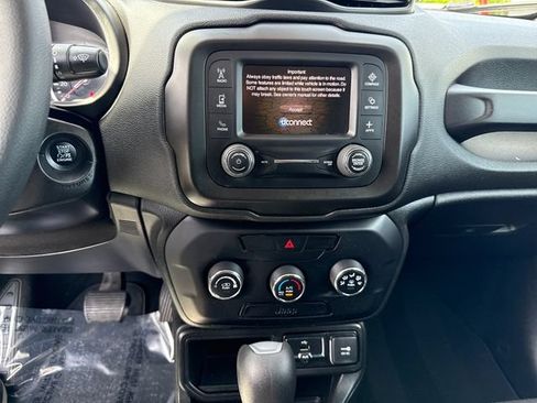 Used 2019 Jeep Renegade Sport w/ Sport Appearance Group FWD image 22