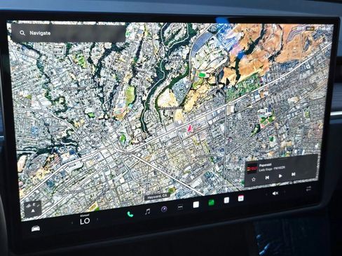 Used 2023 Tesla Model S Standard Range image 19