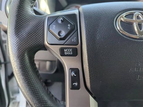 Used 2022 Toyota Tacoma SR5 AWD/4WD image 16