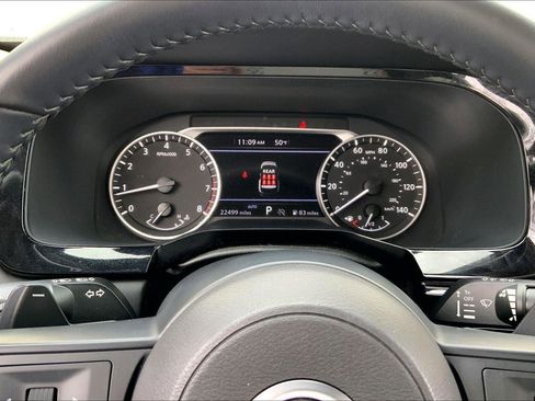 Used 2024 Nissan Pathfinder SV w/ Black Appearance Package image 16