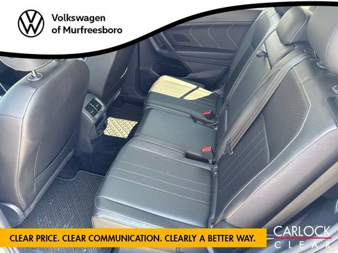 Used 2023 Volkswagen Tiguan SE w/ Panoramic Sunroof Package FWD image 28