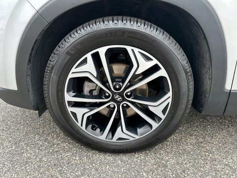 Used 2019 Hyundai Santa Fe Limited FWD image 11