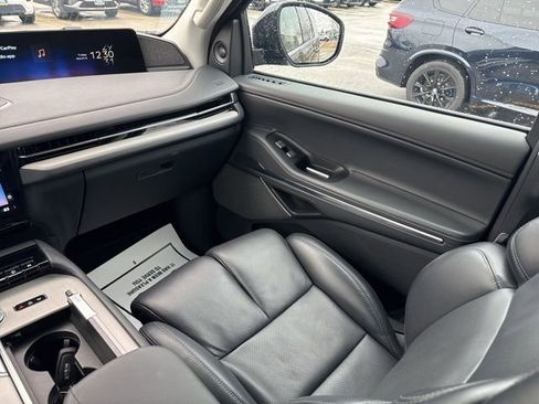 Certified 2025 Lincoln Navigator L Reserve image 21