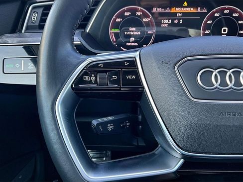 Used 2021 Audi e-tron Premium Plus w/ Premium Plus Package image 25