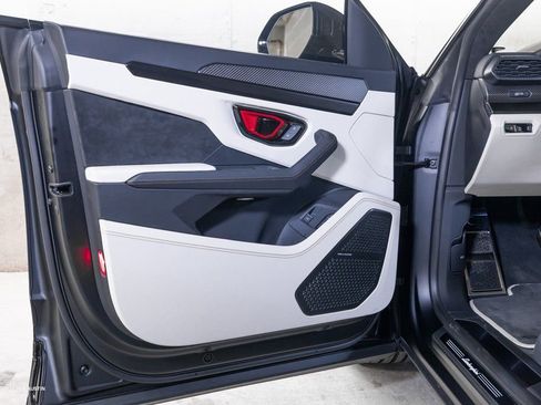 Used 2024 Lamborghini Urus S AWD/4WD image 20
