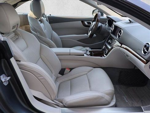 Used 2013 Mercedes-Benz SL 550 image 25