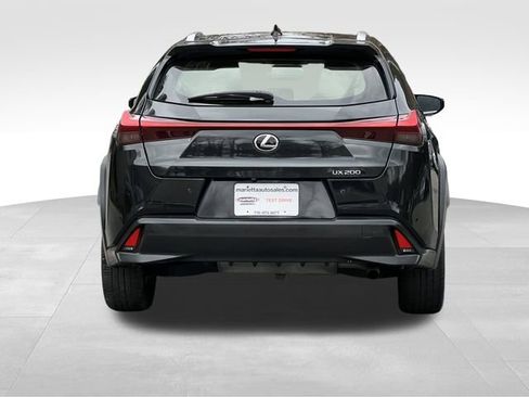Used 2019 Lexus UX 200 image 4
