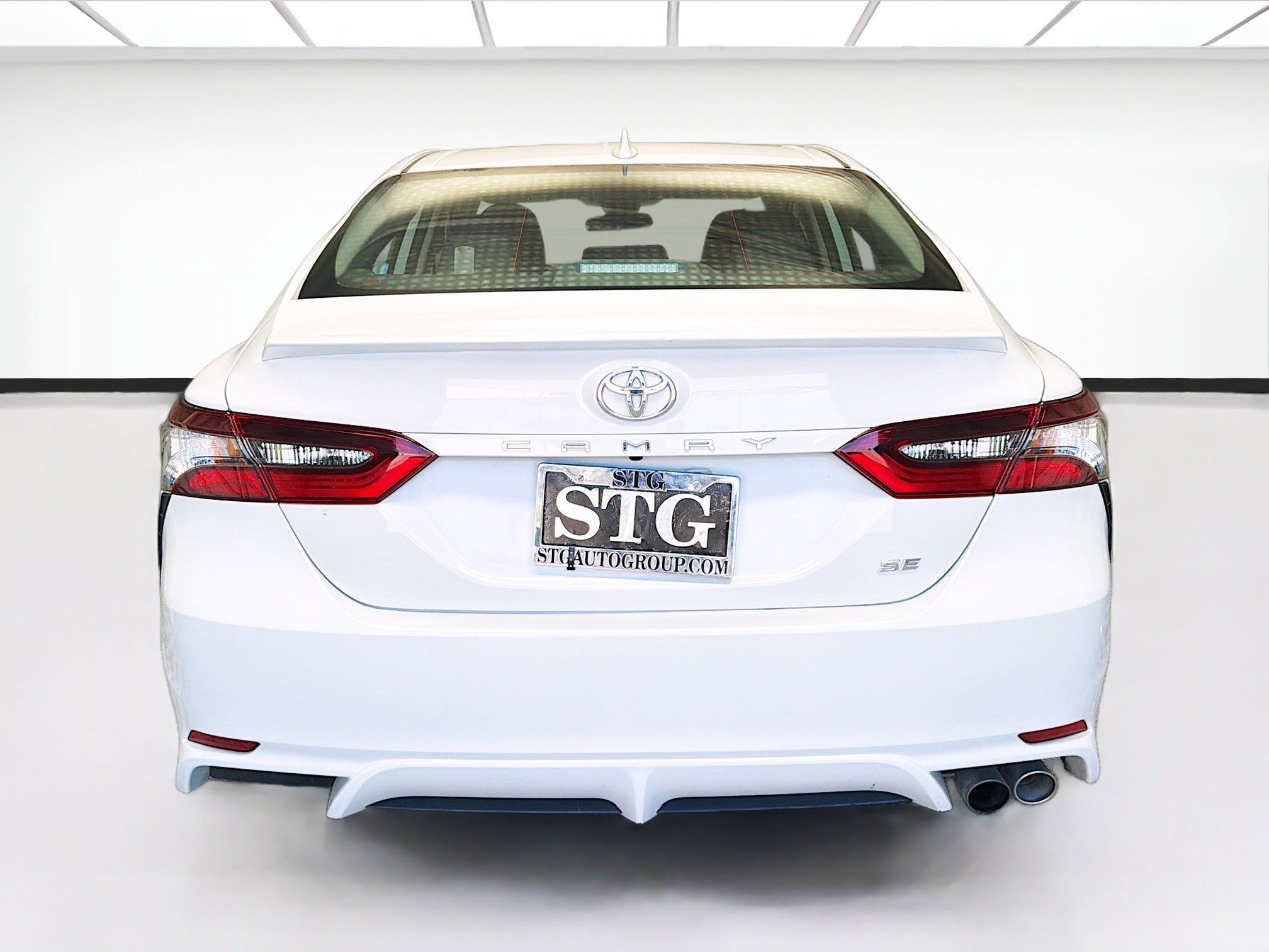 Used 2022 Toyota Camry SE FWD image 5