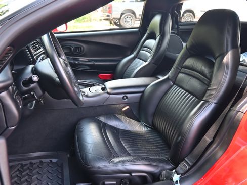 Used 2004 Chevrolet Corvette Coupe RWD image 27