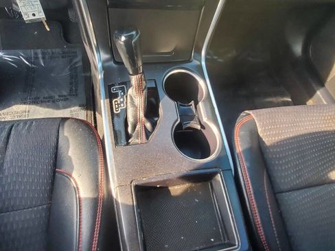 Used 2015 Toyota Camry SE image 18