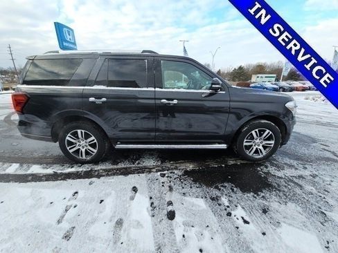 Used 2022 Ford Expedition Limited image 2
