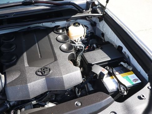 Used 2018 Toyota 4Runner Limited AWD/4WD image 14