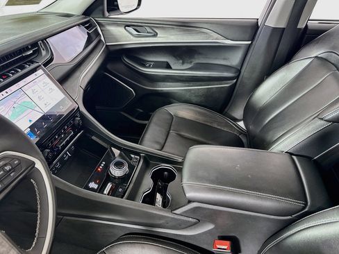 Used 2023 Jeep Grand Cherokee 30th Anniversary image 26