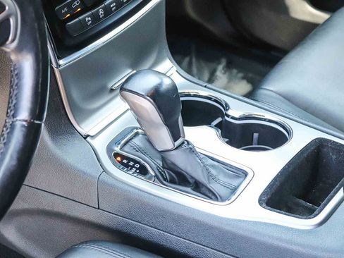 Used 2020 Jeep Grand Cherokee Limited RWD image 19