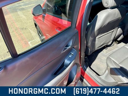 Used 2024 Buick Encore GX Sport Touring w/ Comfort Package image 18