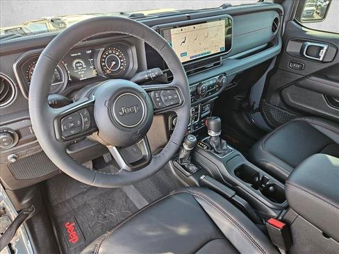 Used 2026 Jeep Gladiator Rubicon w/ Steel Power Dome Hood Package AWD/4WD image 12