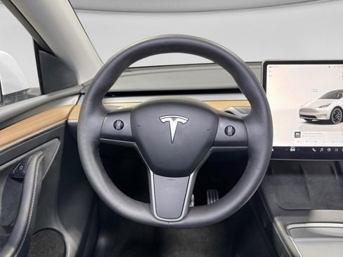 Used 2022 Tesla Model Y Performance image 7