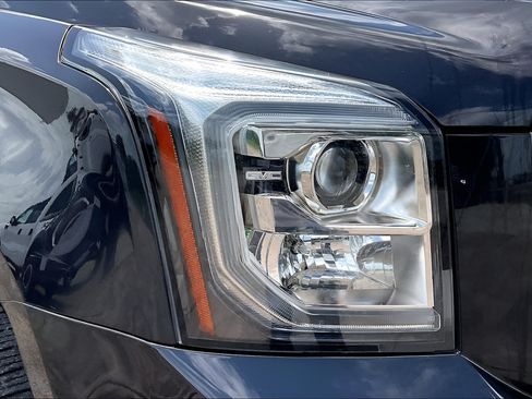 Used 2020 GMC Yukon Denali w/ Denali Ultimate Package RWD image 33
