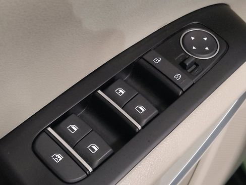 Used 2025 Kia Soul LX FWD image 27