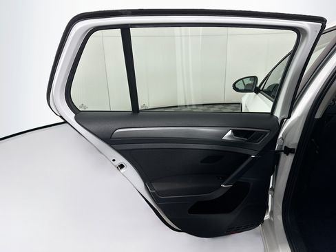 Used 2019 Volkswagen e-Golf SE w/ Driver Assistance Package FWD image 25