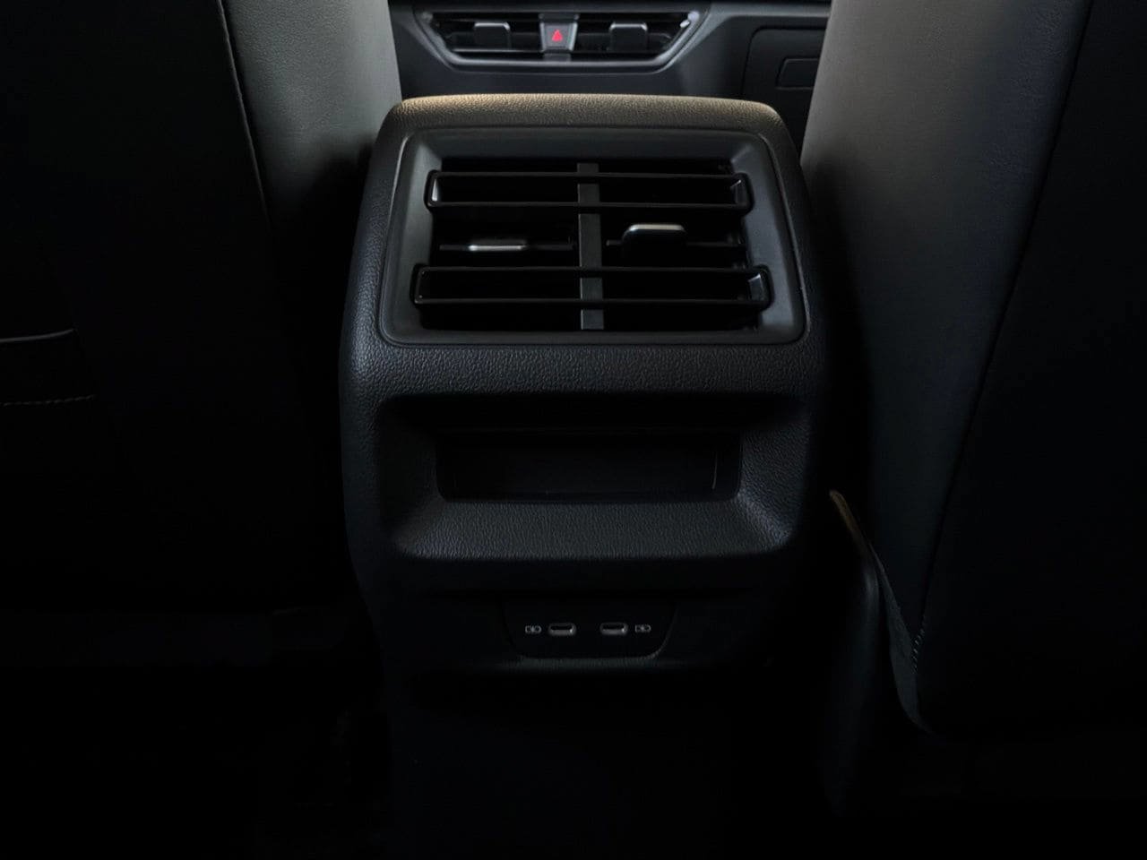 Used 2026 Volkswagen Tiguan SE FWD image 13
