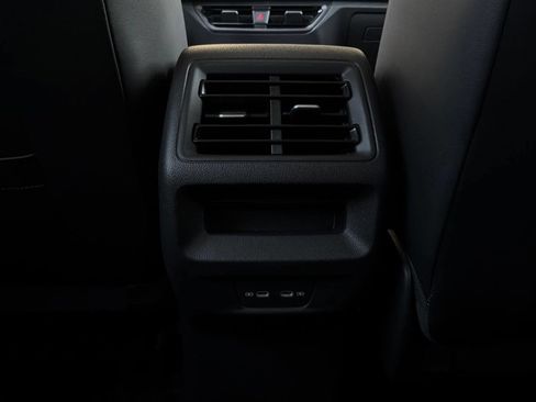 Used 2026 Volkswagen Tiguan SE FWD image 13