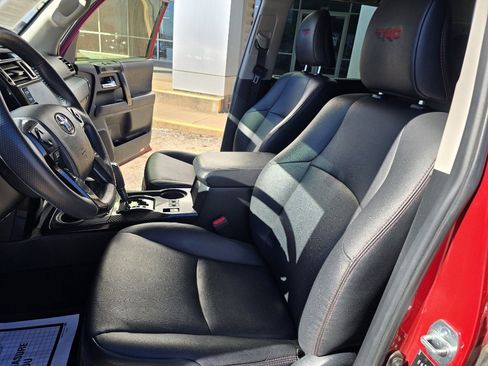 Used 2021 Toyota 4Runner Venture image 14