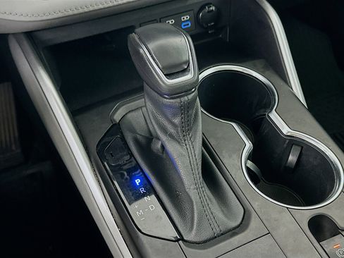 Used 2022 Toyota Highlander XLE image 24