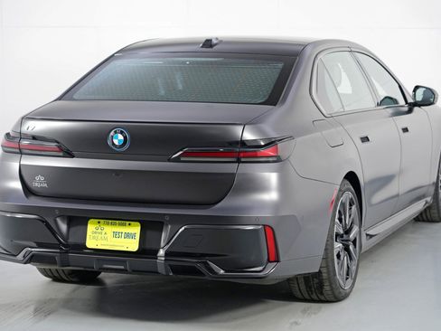 Used 2023 BMW i7 xDrive60 w/ Parking Assistance Package image 64