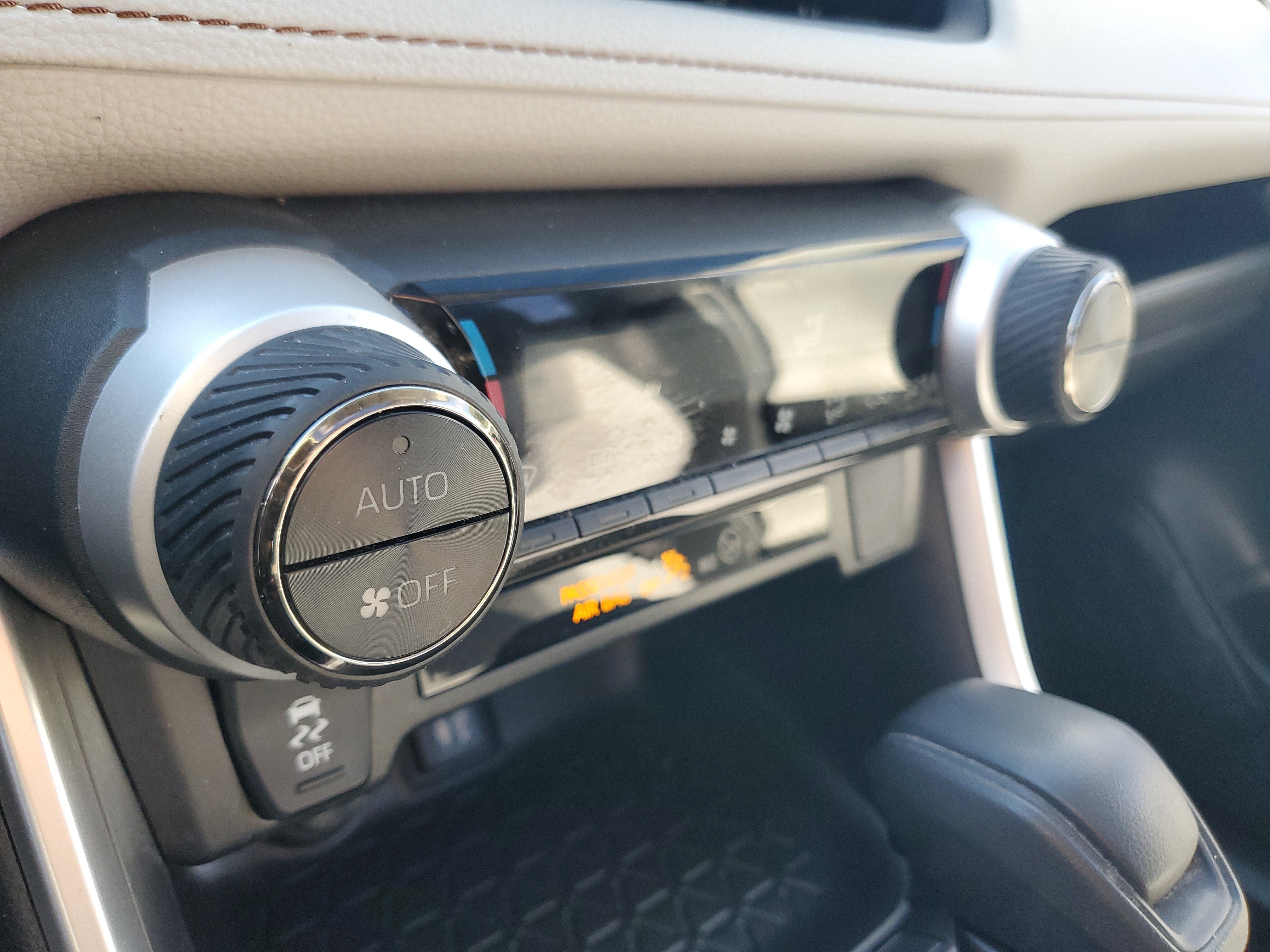 Certified 2019 Toyota RAV4 XLE w/ All Weather Liner Package AWD/4WD image 29