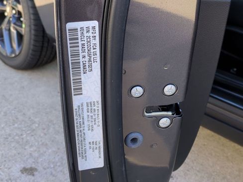 Used 2023 Dodge Challenger SXT w/ Blacktop Package image 33