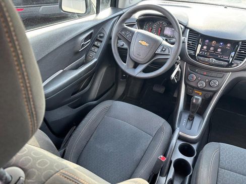 Certified 2021 Chevrolet Trax LS w/ Tint and Cruise Package image 10