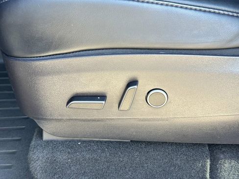 Used 2022 Tesla Model Y Long Range image 20