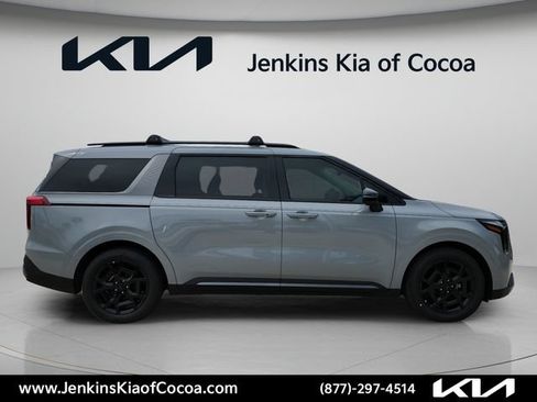 New 2026 Kia Carnival SX w/ SX Dark Edition Package FWD image 3