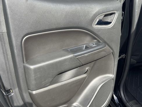 Used 2022 Chevrolet Colorado LT w/ LT Convenience Package RWD image 11