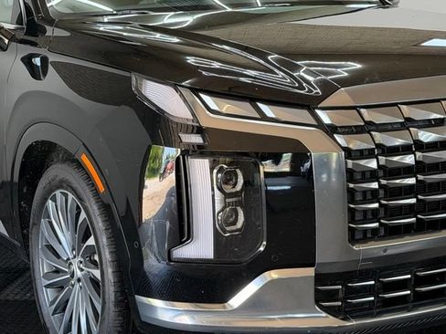 Used 2023 Hyundai Palisade Calligraphy w/ Cargo Package AWD/4WD image 2
