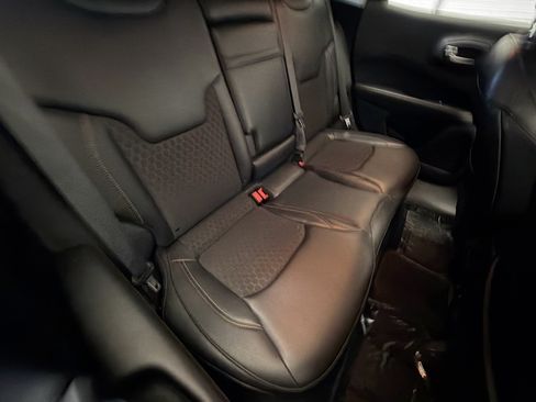 Used 2018 Jeep Compass Latitude w/ Popular Equipment Group FWD image 14