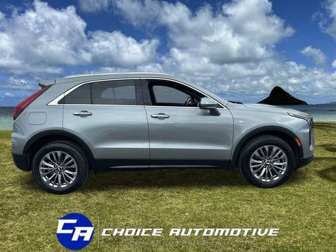 Used 2024 Cadillac XT4 Premium Luxury image 9