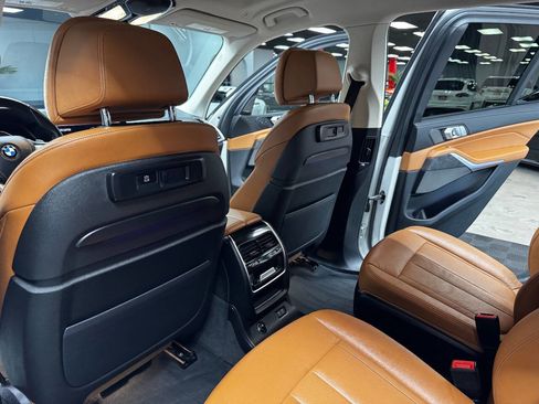 Used 2020 BMW X7 xDrive40i w/ Premium Package image 41